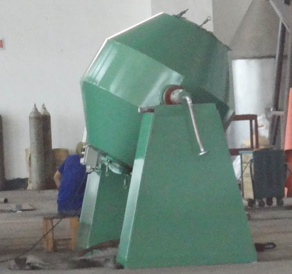 [扬州]SZG系列双锥回转真空干燥机